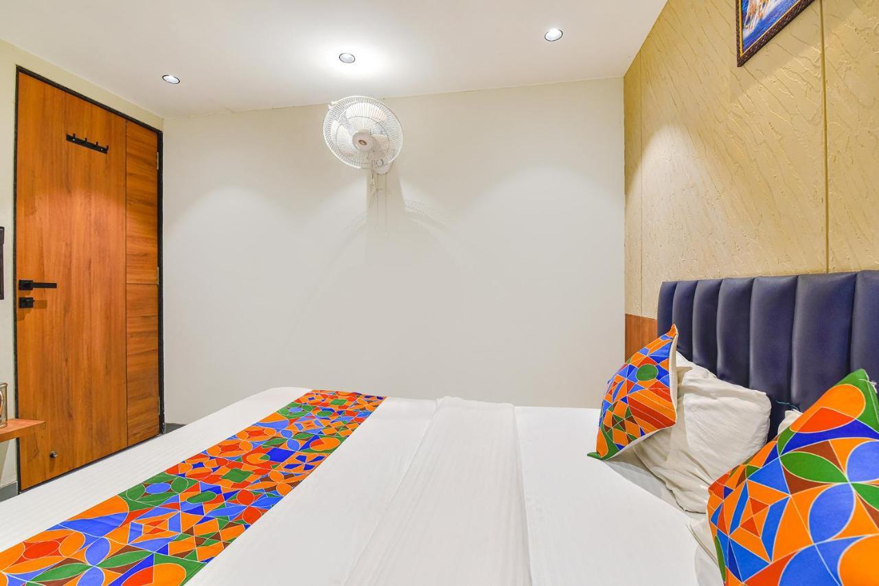 Fabhotel Udhna Inn, Near Udhna Junction Surat Exteriör bild